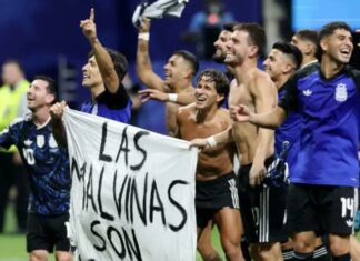 FIFA abre proceso contra Argentina por pancarta política y pelea