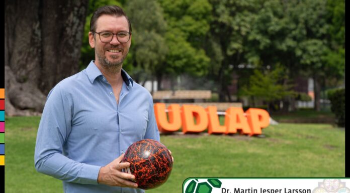 Académico UDLAP Analiza fútbol como reflejo de tensiones sociales