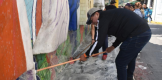 Miguel Márquez encabeza faena comunitaria en Huauchinango