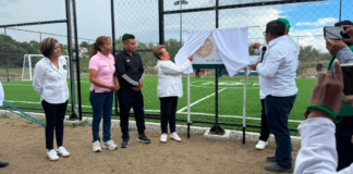 Modesta Delgado inaugura cancha de fútbol en Tecuanipan