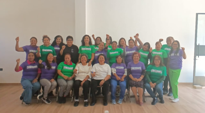 Norma Pimentel se reúne con mujeres líderes del distrito 9