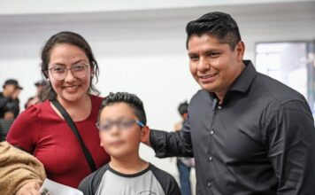 DIF Cuautlancingo entrega 476 lentes a niñas y niños
