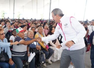 Pepe Chedraui entrega 13 mil despensas en Bosques de San Sebastián