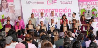 Pepe Chedraui entrega 8 mil despensas en Santa María Xonacatepec