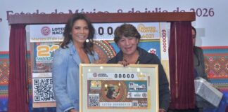 Lotería Nacional presenta billete conmemorativo del Día Mundial del Perro