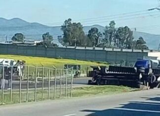 Conductor muere prensado tras volcadura en el Arco Norte
