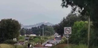 Habitantes de Santa María La Alta bloquean la Puebla–Tehuacán