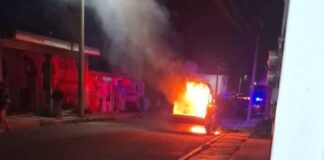 En Chiautzingo queman patrulla que arrolló a una mujer