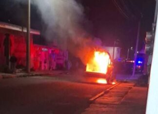 En Chiautzingo queman patrulla que arrolló a una mujer
