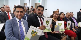 Reconoce Congreso a docentes del BINE por 30 años de servicio