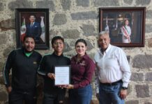 Zacatlán reconoce a Ariel Sandoval por bronce en Continental Juvenil de Skyrunning