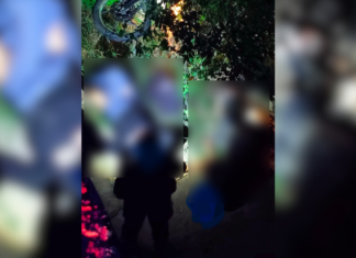 Motocicleta cae de puente en Santa María Nativitas; hay dos heridos