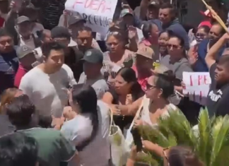 Confrontación entre asistentes marca mesa de diálogo en Acatlán