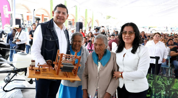 Armenta fortalece al campo con apoyos y tecnología en Tepeaca
