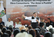 Entregan 10 proyectos para fortalecer al sector artesanal en Puebla