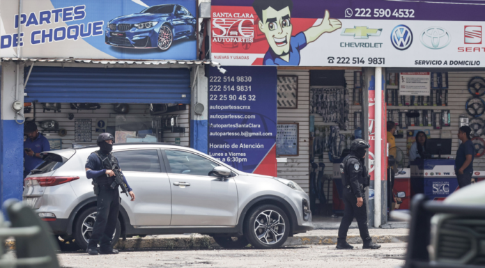 Buscan castigar con hasta 7 años el robo de autopartes en Puebla