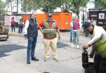 Pepe Chedraui supervisa bacheo en la colonia Héroes de Puebla