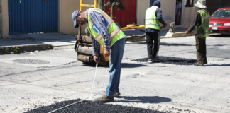 Puebla capital realiza bacheo en calle Gustavo Díaz Ordaz