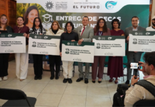 Texmelucan entrega 50 becas a estudiantes de la UTH