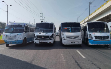 Transportistas del Edomex bloquean la México–Puebla por inseguridad