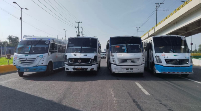 Transportistas del Edomex bloquean la México–Puebla por inseguridad