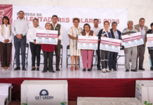 Omar Muñoz entrega 845 calentadores solares a familias