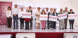 Omar Muñoz entrega 845 calentadores solares a familias