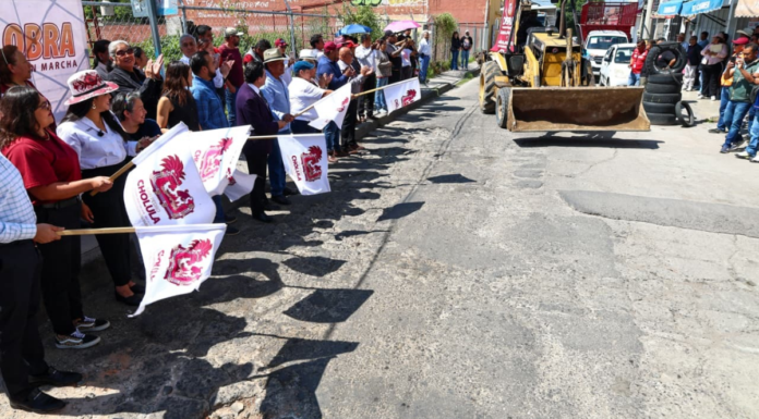 Tonantzin Fernández inicia rehabilitación de calle en San Juan Calvario