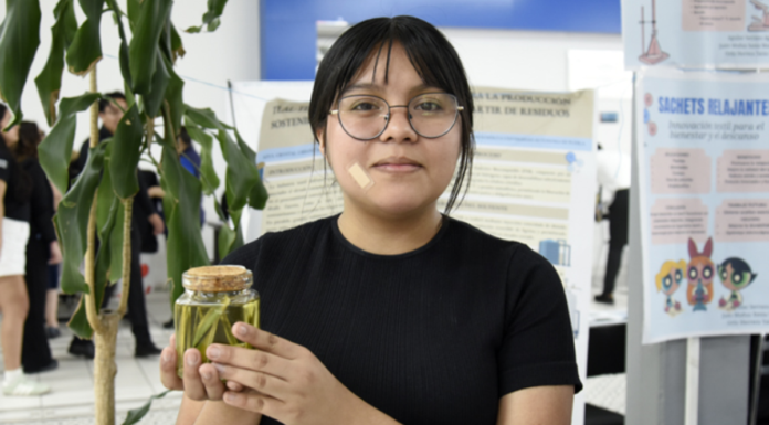 Estudiante BUAP transforma residuos de agave en fibras textiles