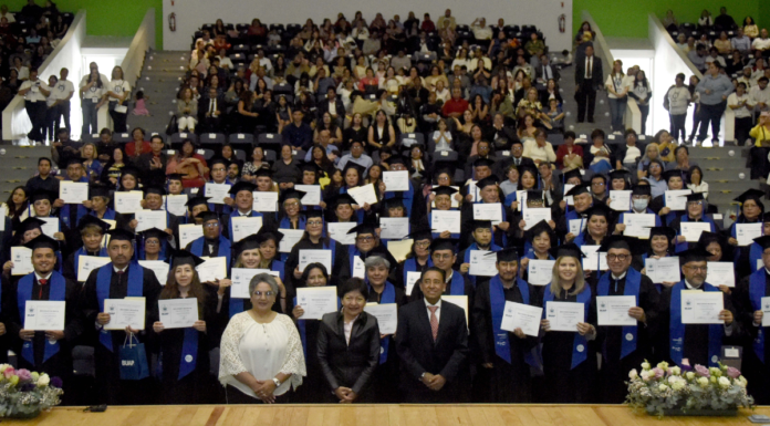 BUAP reconoce a primera generación de licenciaturas de la UPA