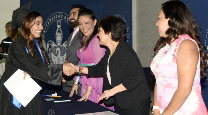 BUAP gradúa a 215 estudiantes de la Prepa Izúcar de Matamoros