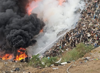 Más de 120 personas combaten incendio en basurero de Mazatlán