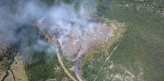 Incendio en basurero de Acatlán cumple cuatro días activo