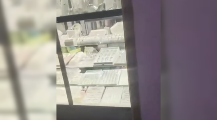 Comerciantes frustran robo a joyería en el Centro de Puebla