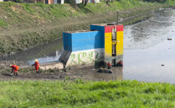 Limpian vaso regulador Puente Negro ante fuertes lluvias
