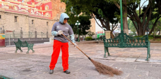 Refuerzan limpieza en el Zócalo y la Juárez tras partido México