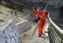 Retiran lodo y basura del Puente de Ovando tras lluvias