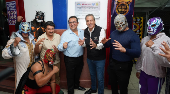 Arena Puebla celebra 73 años con placa conmemorativa
