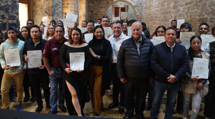 Zacatlán certifica a 76 anfitriones turísticos en rutas históricas