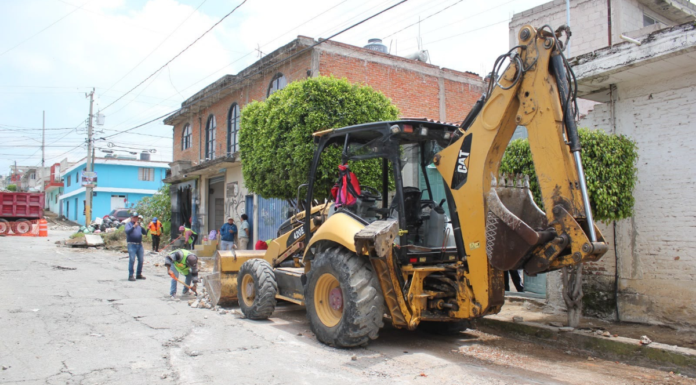 Pepe Chedraui supervisa rehabilitación vial en San Jerónimo Caleras
