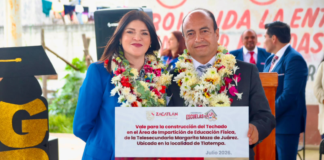 Bety Sánchez anuncia techado para telesecundaria de Tlatempa