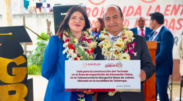 Bety Sánchez anuncia techado para telesecundaria de Tlatempa