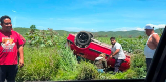 Volcadura en carretera Izúcar–Atlixco deja dos lesionados