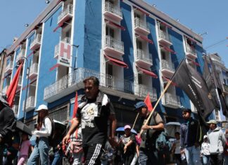 Manifestación de la 28 de Octubre desquicia tráfico