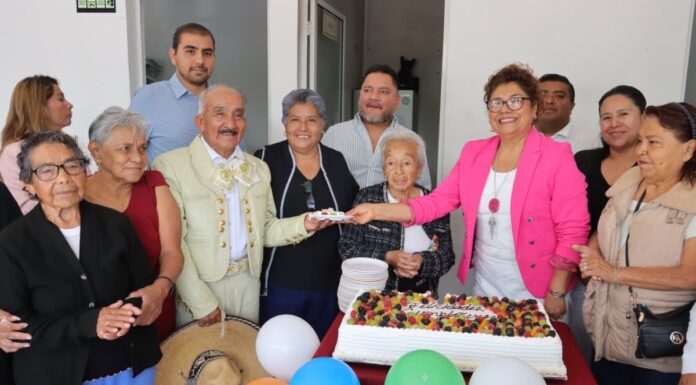 DIF Cuautlancingo celebra a los abuelitos de Sanctorum