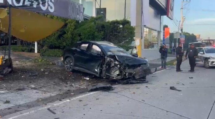 Tres accidentes en calles de Puebla causan caos vial