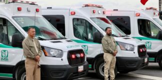 Entregan ocho ambulancias a Puebla para mejorar traslados