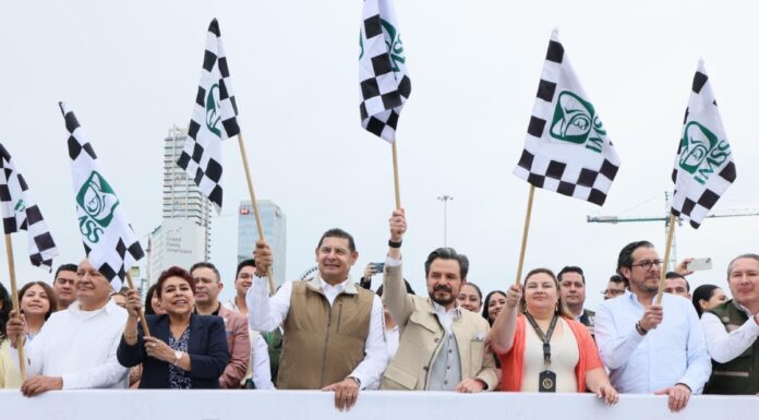 Armenta y Zoé Robledo revisan proyectos pendientes del IMSS en Puebla