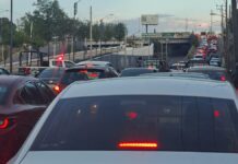 Gruyeros bloquean Periférico Ecológico en protesta por operativos