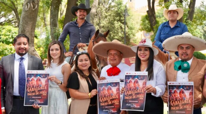 Tonantzin Fernández presenta Cabalgata por Inicio de Feria